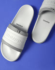 Minimal design men’s sliders in light grey for casual wear