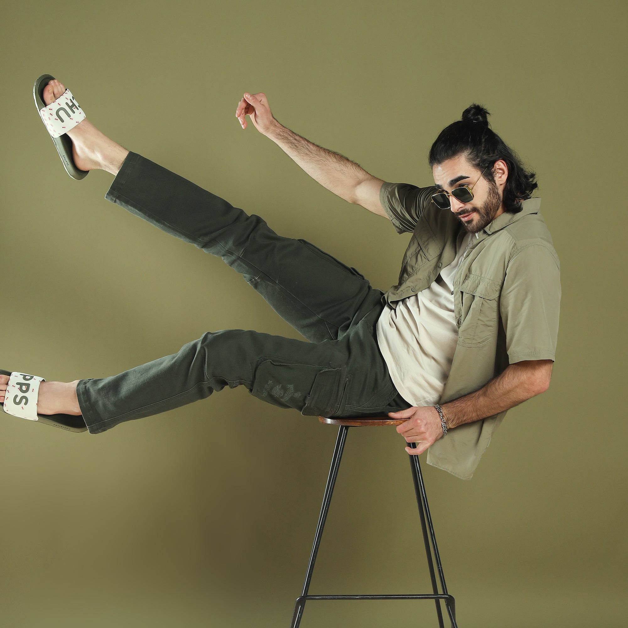 Ants Sliders_cream_olive