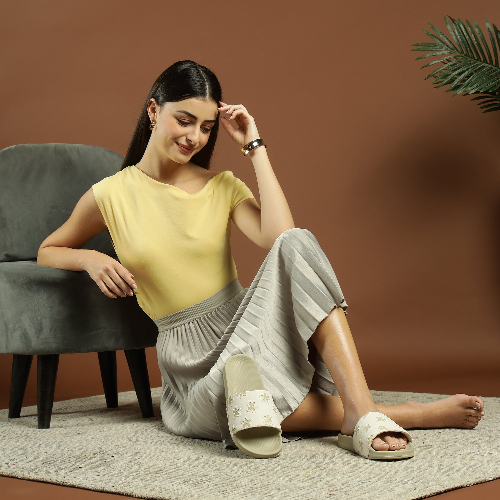 Saki Cream Sliders - Women