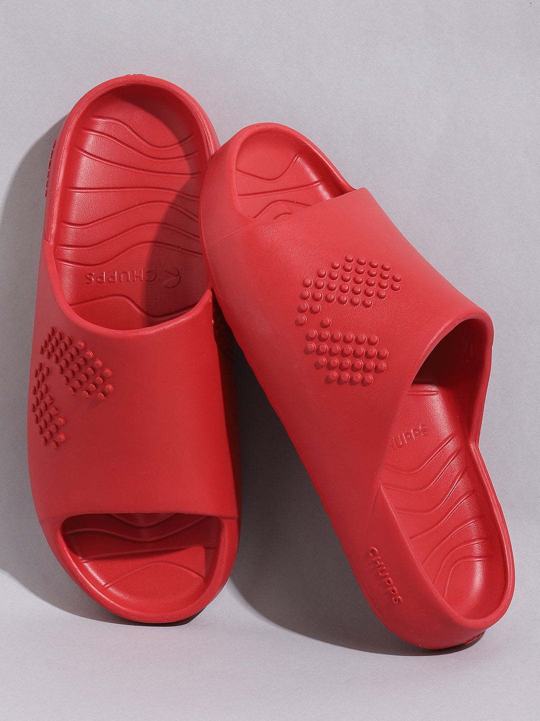 Single-mould design showing grip and splash coverage . Looks more bold and attractive .