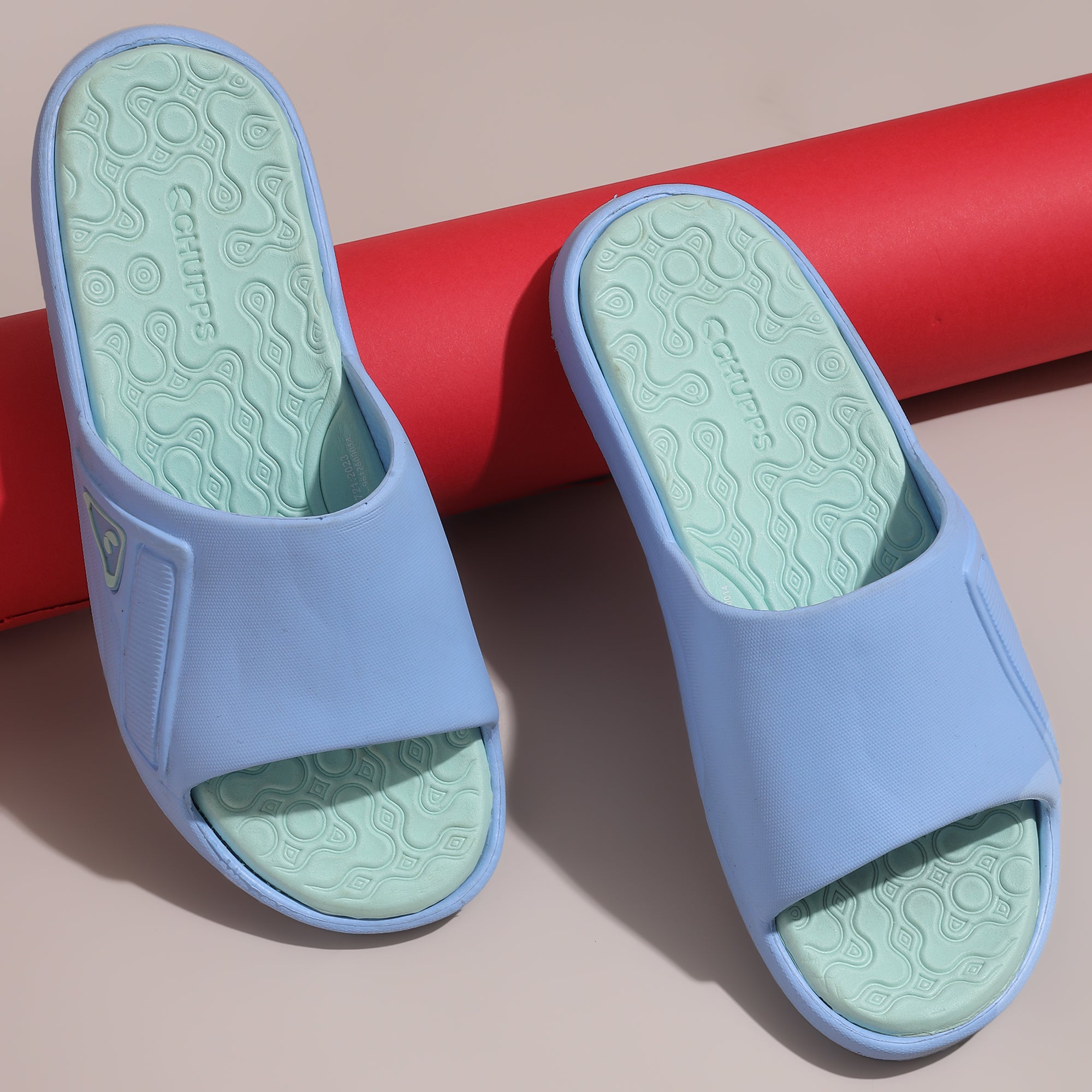 Slip-resistant sole with grip pattern