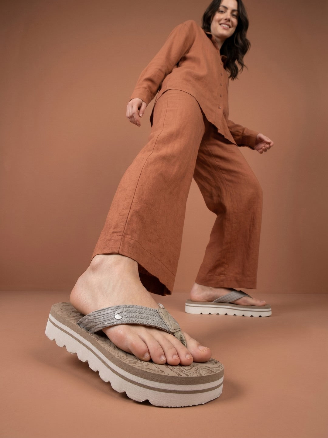 Fluid V-Straps_beige